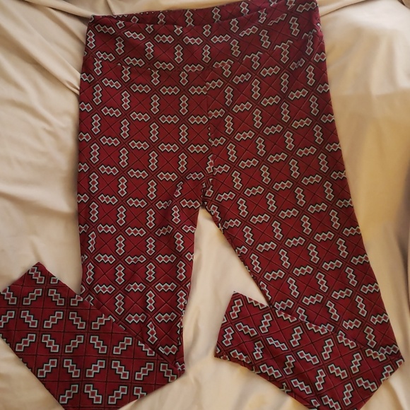 LuLaRoe buttery soft TC leggings - Picture 2 of 5